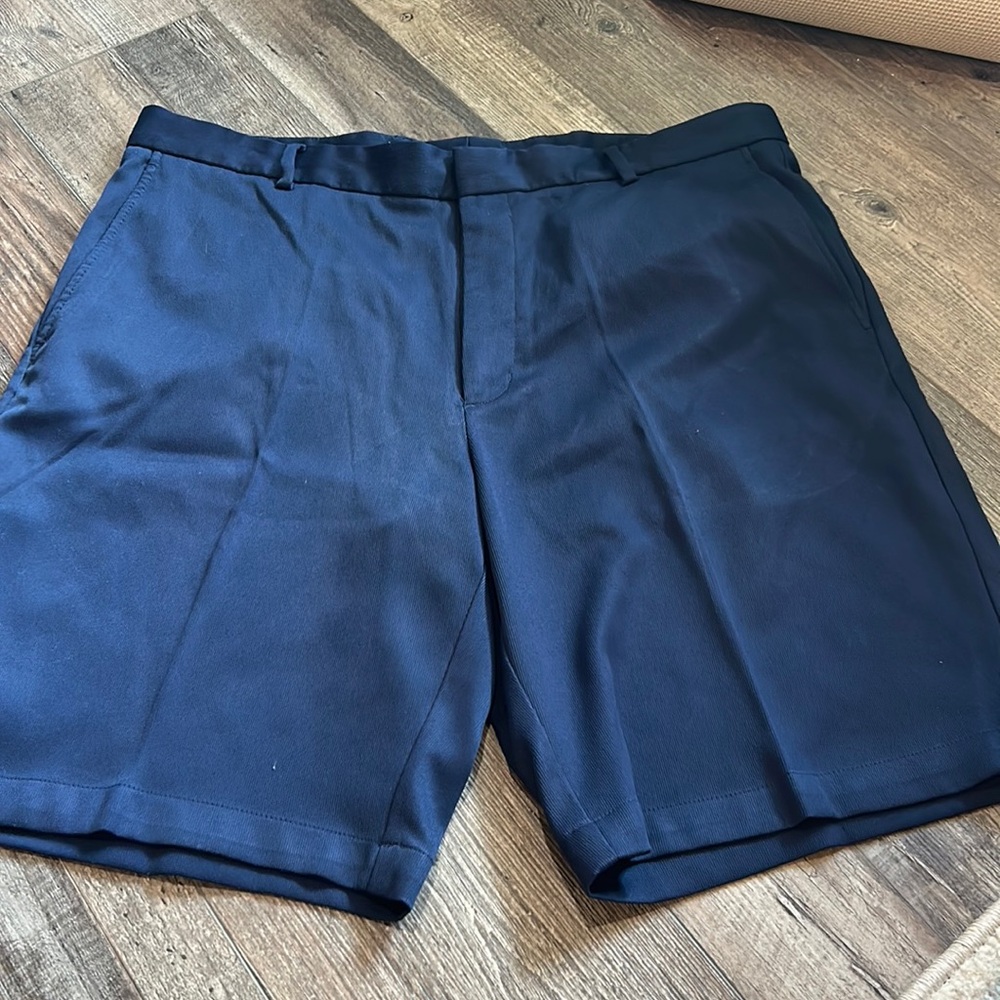 Walter Hagen Essentials Men's Golf Shorts size 38
